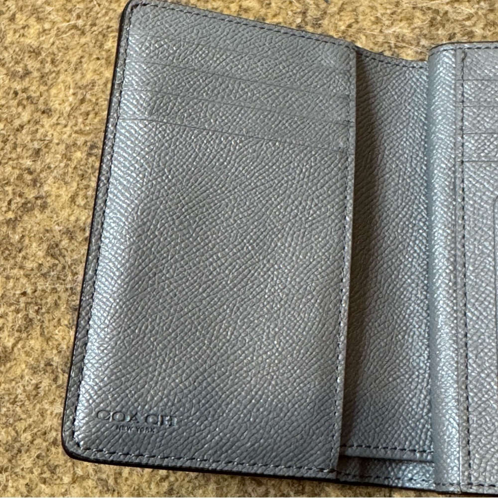 Coach New York Medium Corner Zip Wallet in Crossgrain Leather Heather Grey - Picture 5 of 8